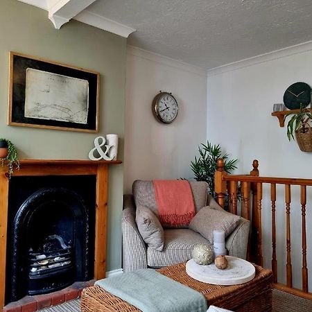 2 Bedroom House Within Walking Distance Of Town Каус Екстер'єр фото