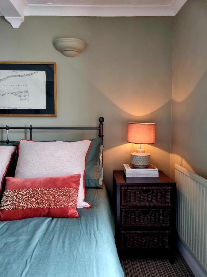 2 Bedroom House Within Walking Distance Of Town Каус Екстер'єр фото